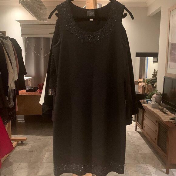 Mary Kay National Size 10 Two Piece Bling Burgundy Ombre Jacket and Black Dress - Picture 2 of 3